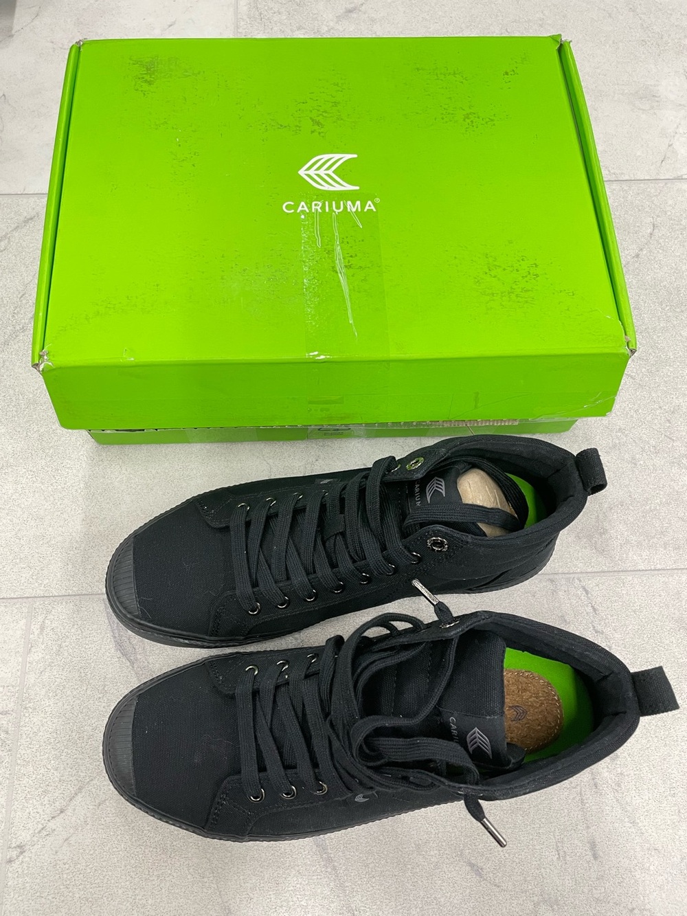(CA-28) Cariuma OCA High Canvas Sneaker
